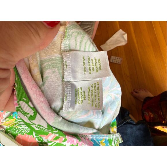 Lilly Pulitzer Juline 3/4 Button Sleeve Top in Hibiscus Stroll Sz S EUC - Picture 6 of 6